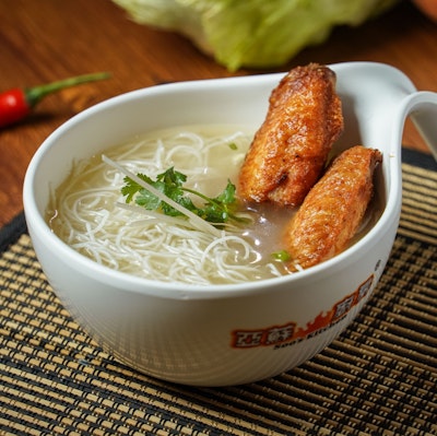 Chicken Wings Noodles (Soo Kitchen)