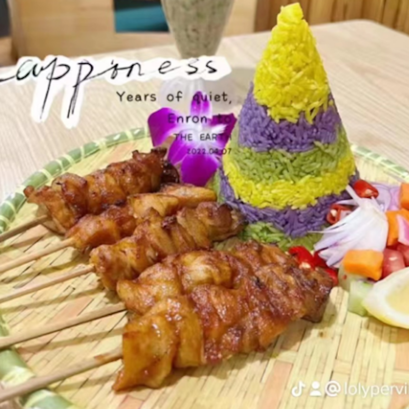 Nasi Pelangi Sate Ayam, Satay Chicken with 3-colors rice (Loly F17)