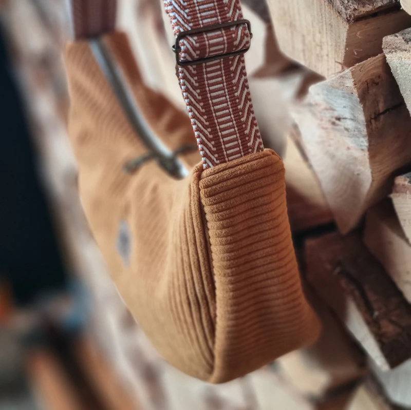 Bananentasche Cord, Größe S, senfgelb