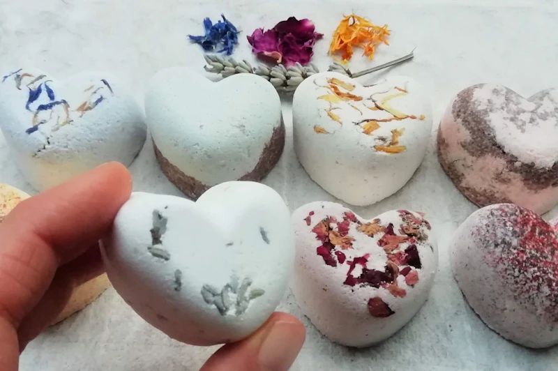 8 Aromatherapy Bath Bombs Hearts