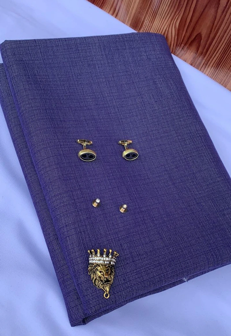 Stylish purple Senator