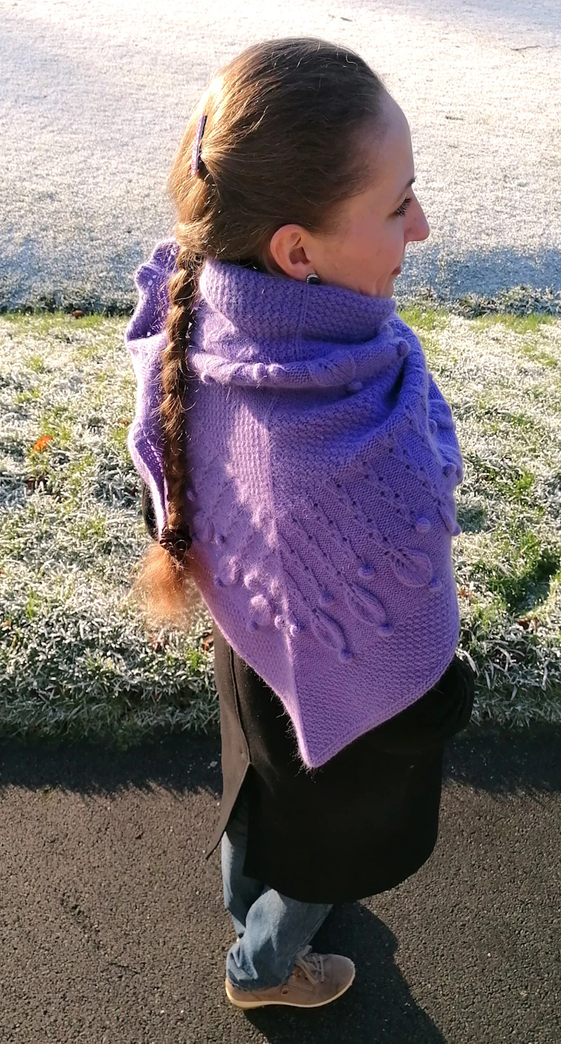 Scarf for women, triangle, in bluebell, with openwork & balls pattern, 100% Gelongora, will be made in your favorite color, to pre-order