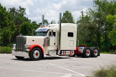 2012 PETERBILT 389