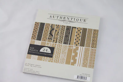 Authentique™ Scrapbook-Block "Accomplished"