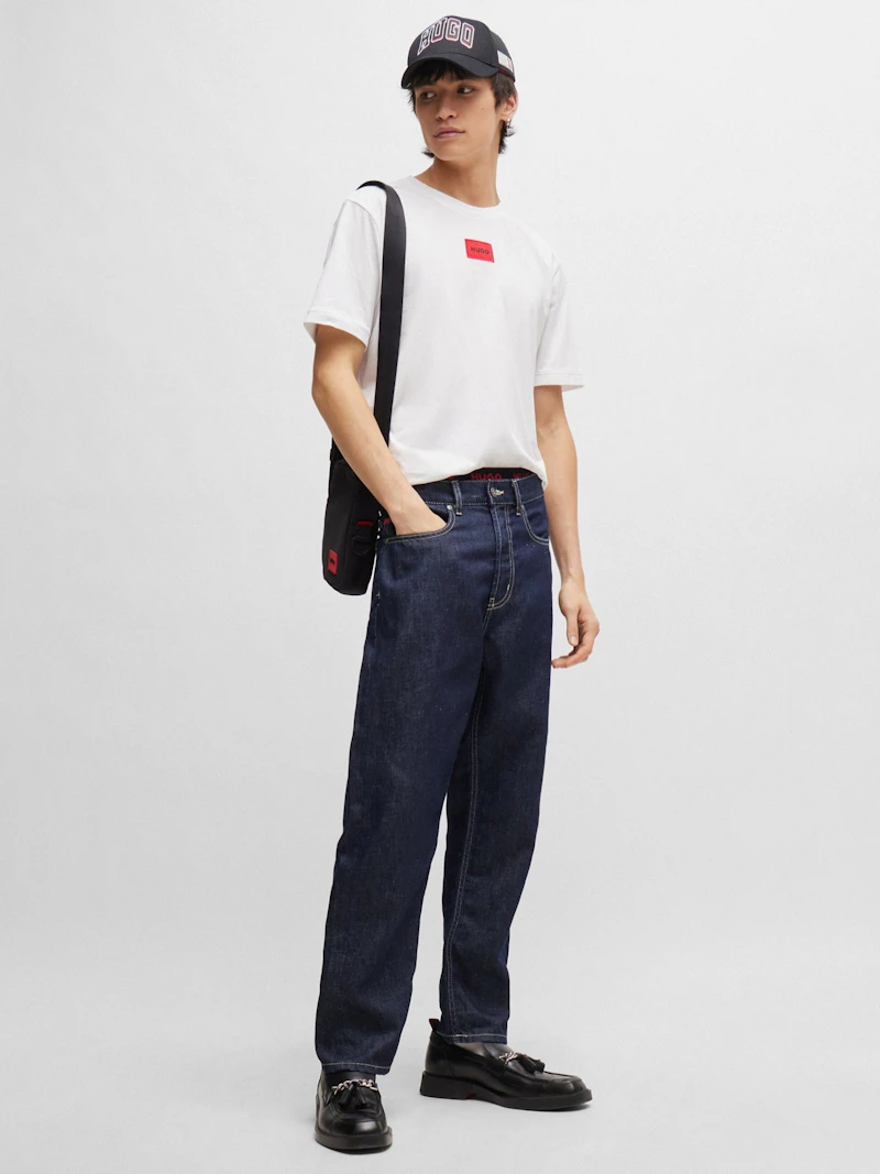 HUGO - T-SHIRT BLANC ÉTIQUETTE ROUGE