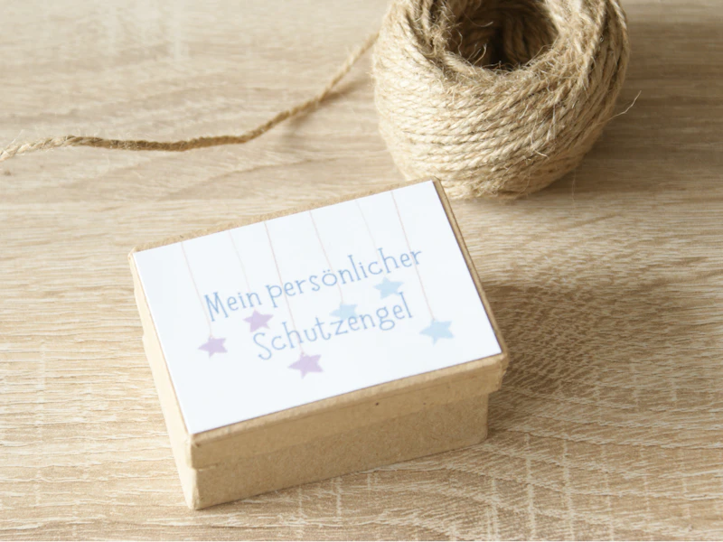 Kleiner Schutzengel aus Holz inklusive Geschenkbox 