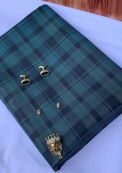 Checked green Senator