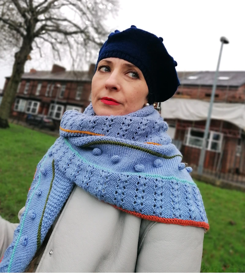 Triangular scarf in denim, striped with balls, 100% Acryl