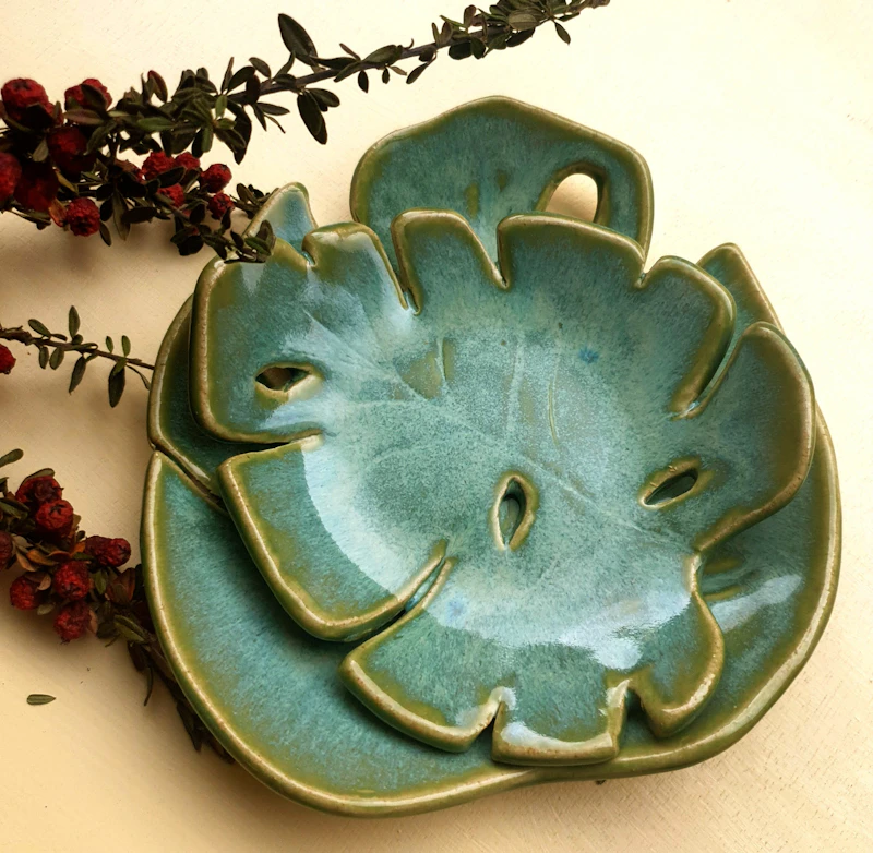 Ceramic monstera leaf trinket dish. Large