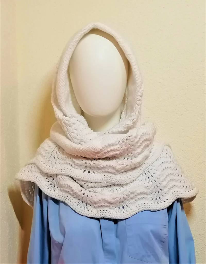 Triangular scarf - Ajour, made of 100% Acryl, hand knitted, will be made in your favorite color! (to order)