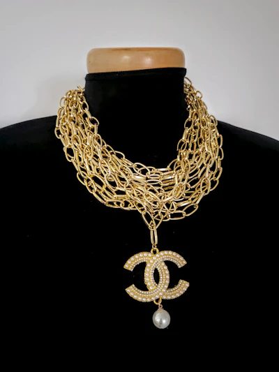 Gold necklace 