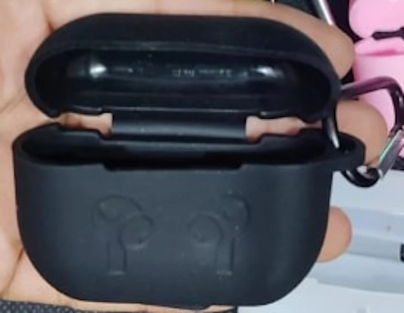 Apple Airpods Pro with free case