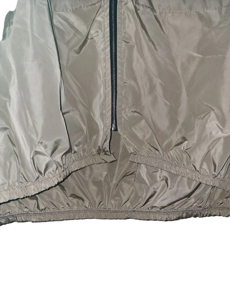 Regenjacke in verschiedenen Farben