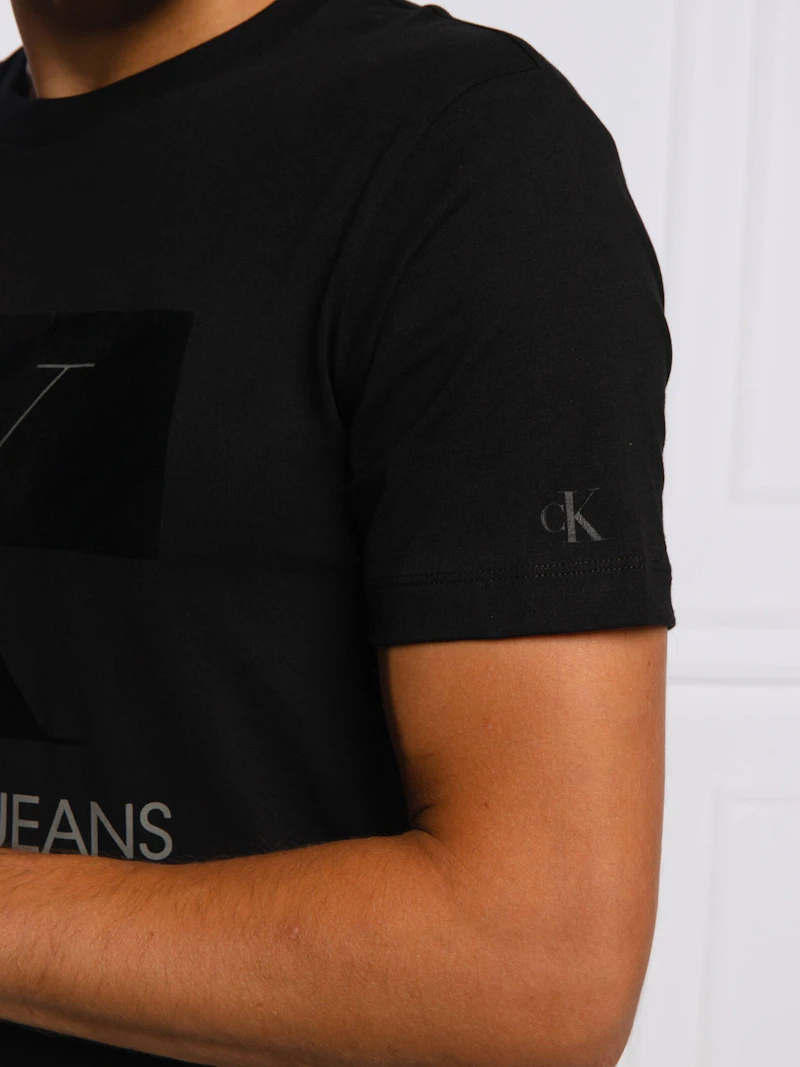 CLAVIN KLEIN JEANS  -  T-SHIRT NOIR LOGO VELOURS