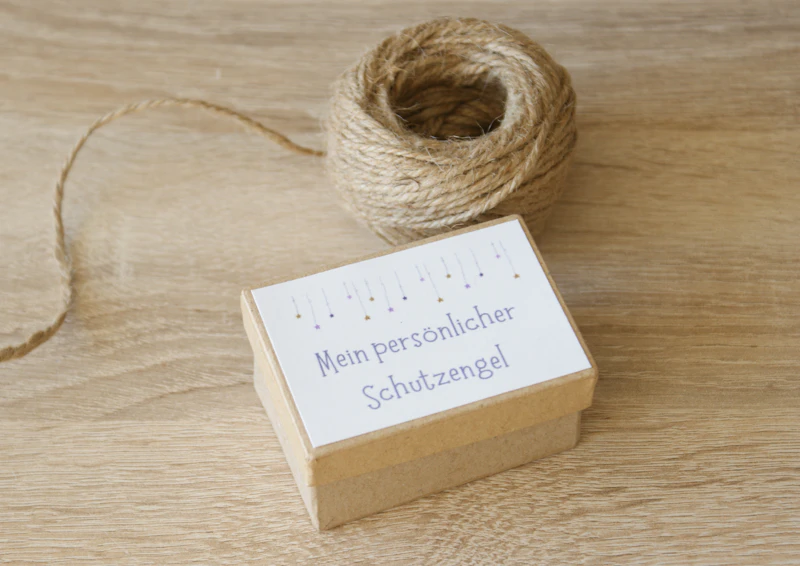 Mini Schutzengel aus Holz inklusive Geschenkbox 