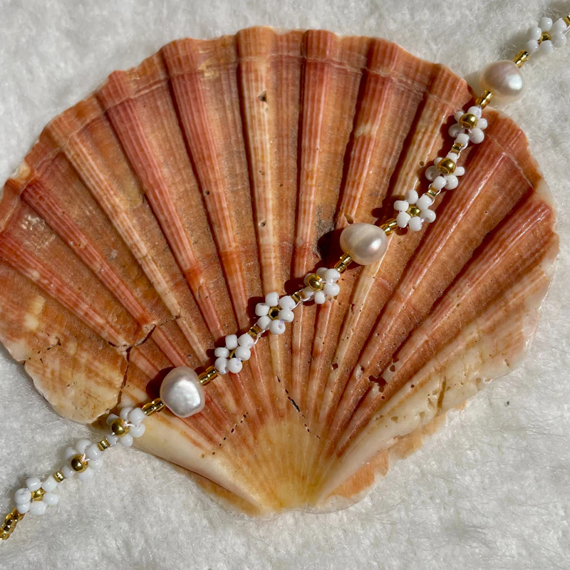 Flowers and Pearls - White and Gold