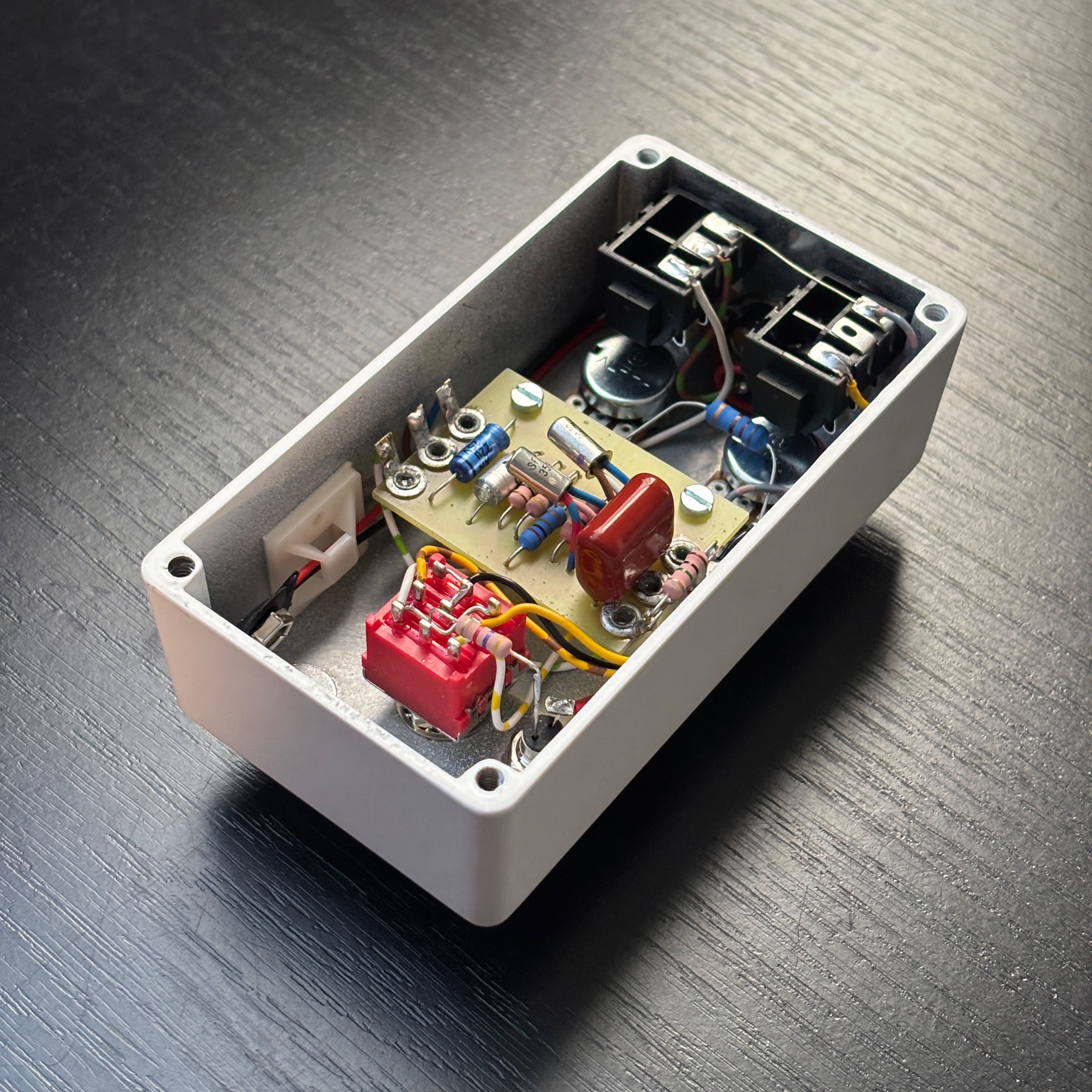EVA電子 GERMANIUM FUZZ DELUXE GERMANIUM FUZZ — Kaisertronics