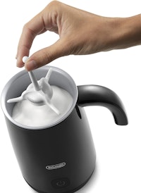 De'Longhi EMF2BK Plastic Electric Milk Frother with Hot and Cold Function