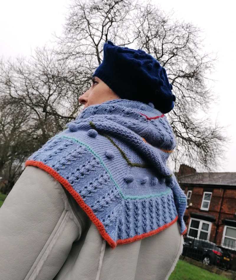 Triangular scarf in denim, striped with balls, 100% Acryl