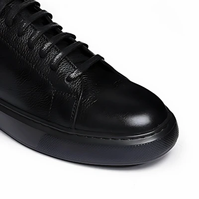 Basket en cuir noir