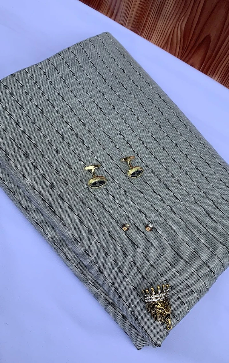 Black stripe Senator