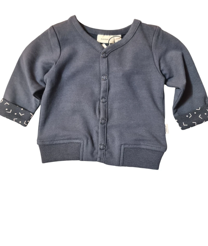 Baby-Jäckchen, verschiedene Farben und Größen 