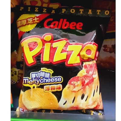 Calbee Cheesy Pizza chips (Namaste)