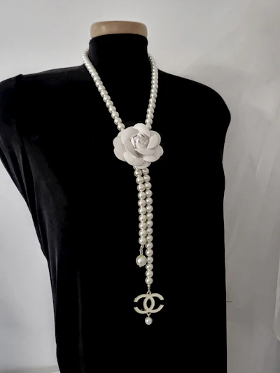 Camelia pearls necklace 