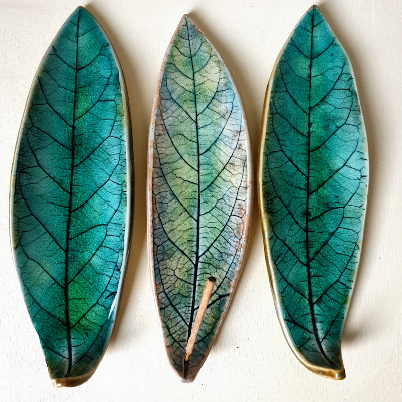 Ceramic avocado leaf incence burner