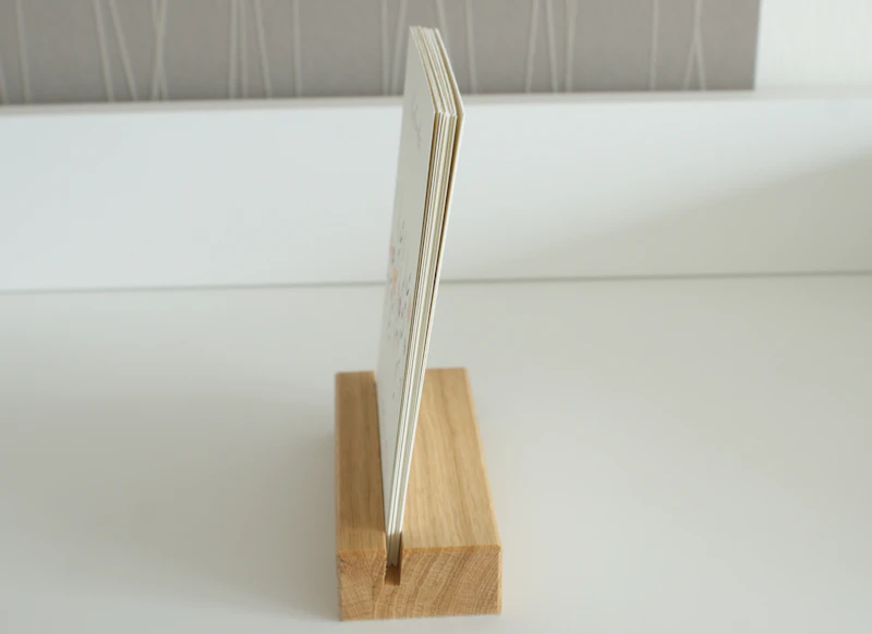  Holzkartenständer 
